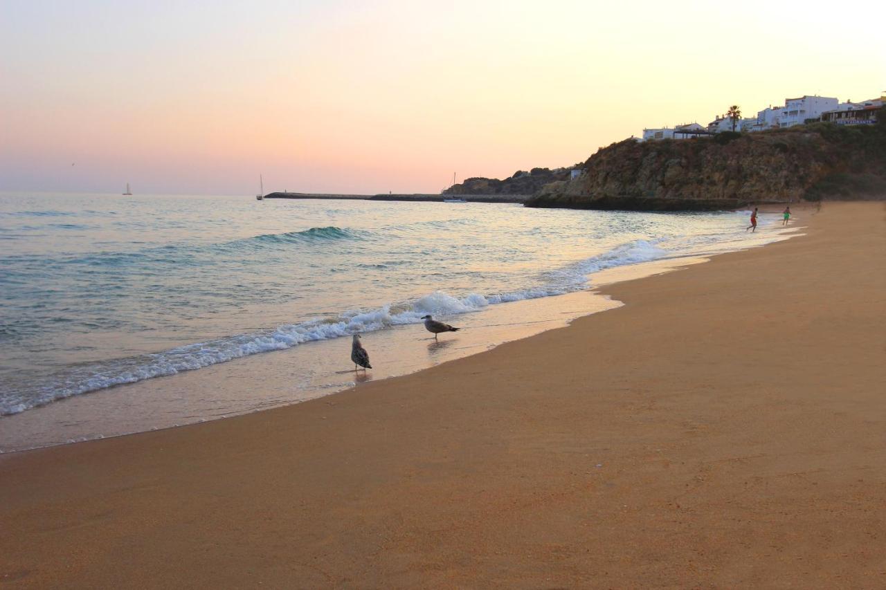 Warm Yellow Albufeira Buitenkant foto