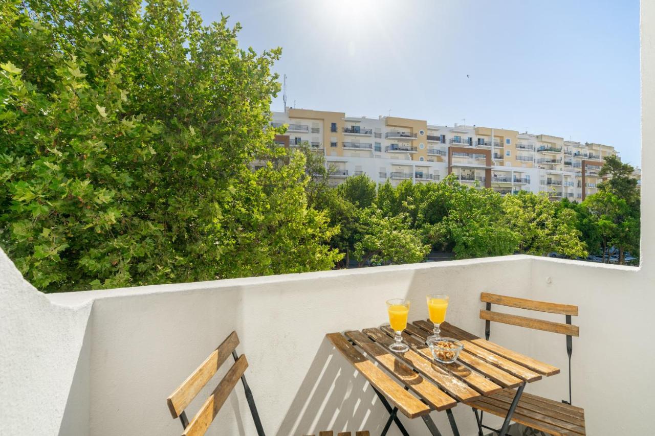 Warm Yellow Albufeira Buitenkant foto